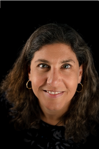 Portrait of Suzanne Goldlust (she/her)